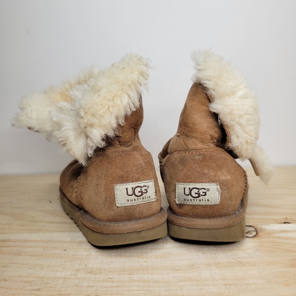 Ugh Bailey button chestnut boots kids 3 - Picture 2 of 6